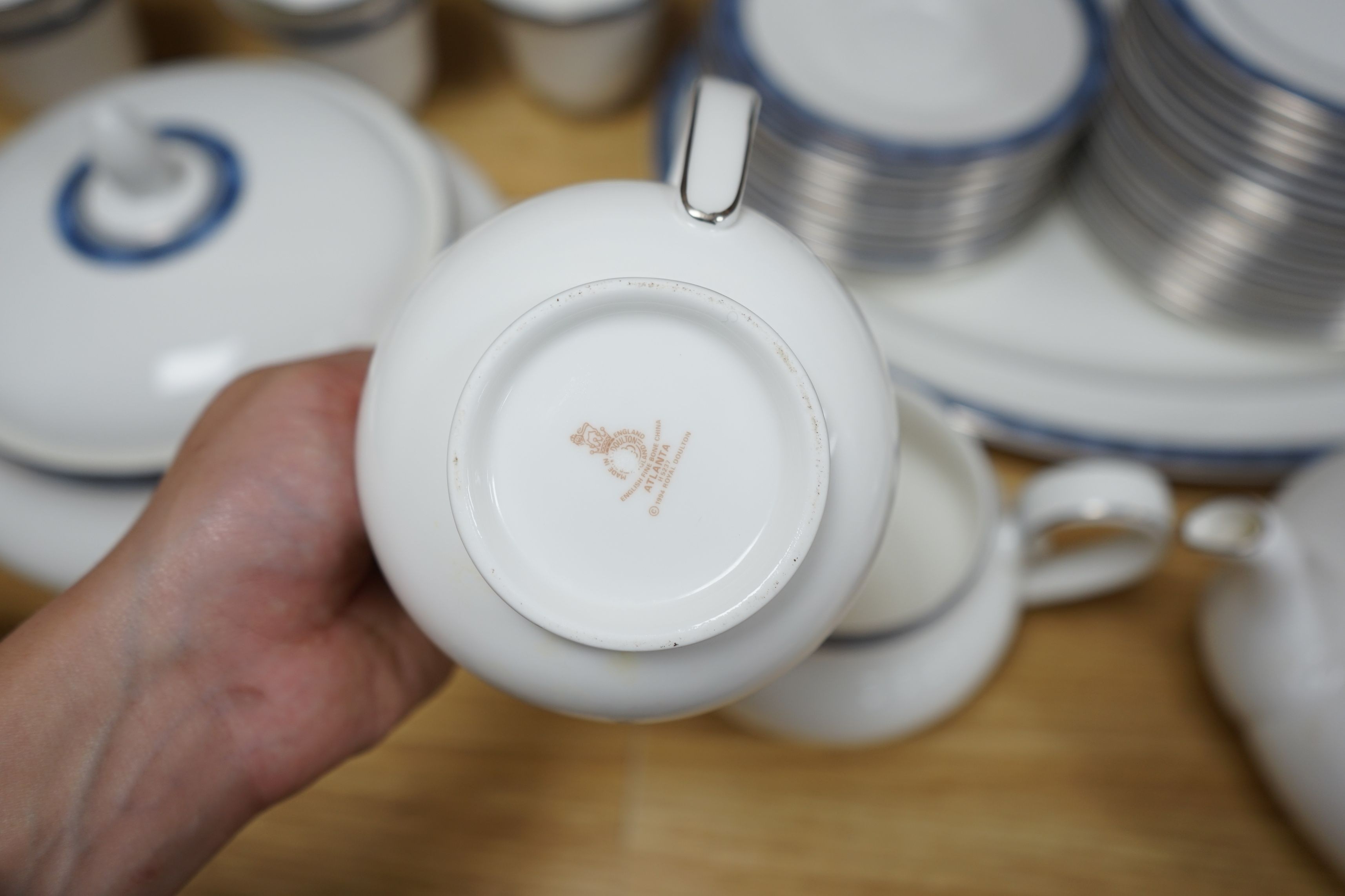 A Royal Doulton Atalanta pattern dinner and tea service and a quantity of Royal Worcester Evesham pattern table wares